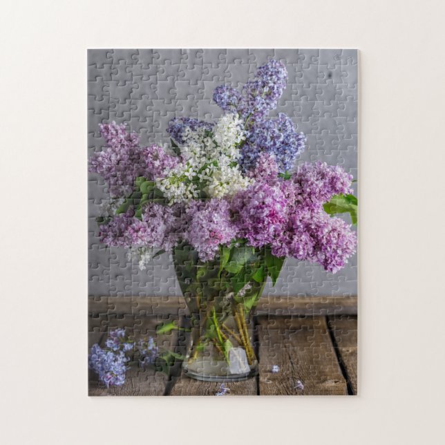 Rustikales Lilac Floral Bouquet aus Glas Vase Puzzle (Vertikal)