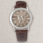 Rustikales Monogram Bauernhaus Eigener Familiennam Armbanduhr<br><div class="desc">Personalisierter Familienname,  Monogramm und Jahr etablierte Rustic Modern Watch in einem trendigen Bauernstil mit römischer numerischer Uhr Gesicht und hellen Holzplanken / shiplap Hintergrund Design. Perfektes Geschenk für Neuvermählte,  Hochzeiten,  Hauswärme oder Großeltern Geschenk.</div>