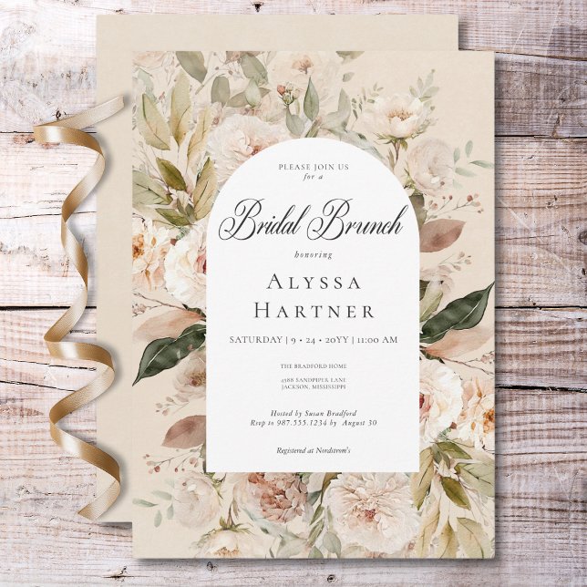 Rustikales neutrales Tan Cream Floral Arch Bridal  Einladung (Rustic Neutral Tan Cream Floral Arch Bridal Brunch Invitation)
