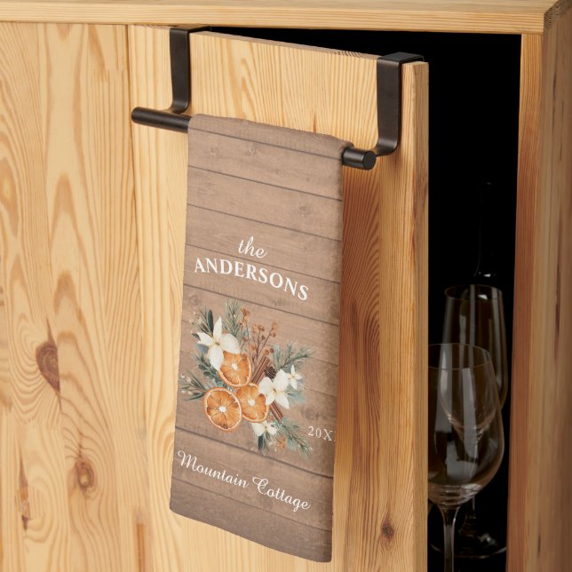 Rustikales personalisiertes Berghaus Familie Geschirrtuch (Drittel gefaltet)