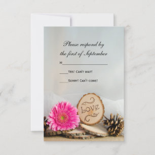 Rustikales Pink Daisy Woodland Wedding RSVP Respon