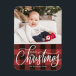 Rustikales Rot Kariert Frohe Weihnachten Foto Magnet<br><div class="desc">Frohe Weihnachten! Bringen Sie eine Touch Feiertagsmagnet auf Ihre Zuhause mit unserem individualisierbaren Foto Christmas Magnet! Dieser Magnet ist perfekt für die Präsentation von gepflegten Erinnerungen geeignet und ermöglicht es Ihnen, dieses Foto mit Ihrem Lieblingsfest zu personalisieren. Ein ideales Geschenk für Familie und Freunde - kreieren Sie unvergessliche Seen für...</div>