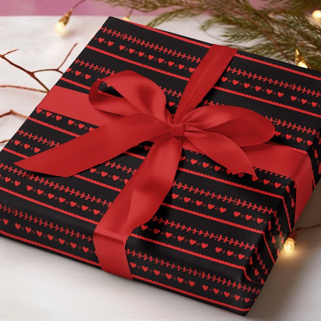 Rustikales Rotes Herz Romantischer Skandal Geschenkpapier (Von Creator hochgeladen)