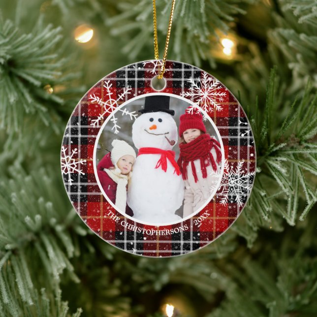 Rustikales Rotes Schwarzes Kariertes Schneeflocken Keramik Ornament (Baum)