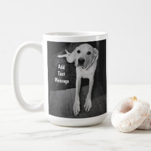 Rustikales Schwarz-Weiß-Foto eines wunderschönen H Kaffeetasse
