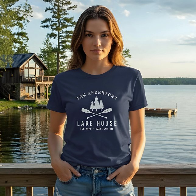 Rustikales Seehaus Name Boat Oars Trees T-Shirt (Von Creator hochgeladen)
