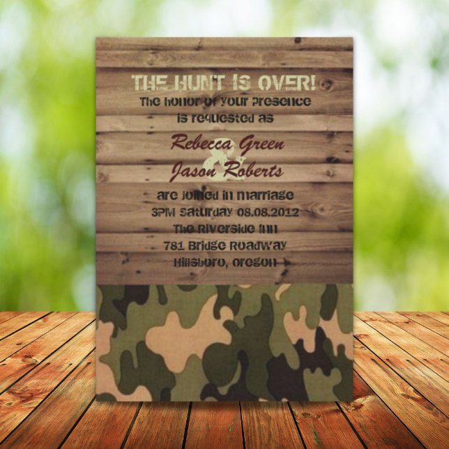 Rustikales Stallholz Western Camouflage Hochzeit Einladung (rustic barn wood western country Camo Wedding Invitation)