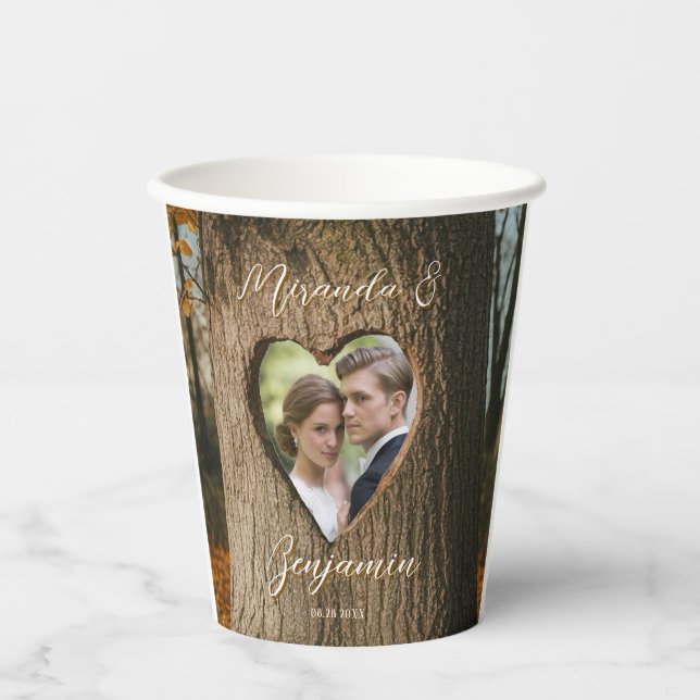 Rustikales Tree Bark Heart Foto Wedding Pappbecher (Vorderseite)