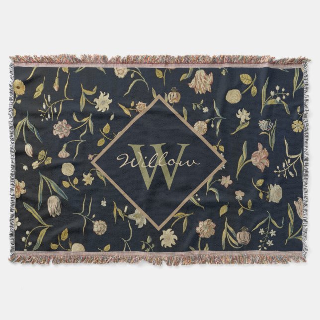 Rustikales Vintage-Monogramm-Blumen-Teppichmuster  Decke (Vorderseite)
