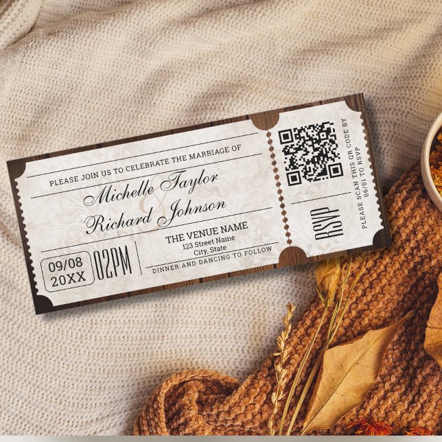 Rustikales Vintages Filmticket mit UAWG QR-Code Einladung (rustic vintage movie ticket on the wood background)
