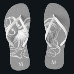 Rustikales Vintages Octopus Monogramm Flip Flops<br><div class="desc">Maßgeschneiderte gedreht Flop-Sandalen mit einer rustikalen nautischen Vintagen Oktopus-Abbildung und einem eigenen Monogramm oder anderem Text. Klicken Sie auf Anpassen,  um Schriftart und Farben zu ändern oder eigene Bilder hinzuzufügen,  um ein einzigartiges Design zu erstellen!</div>