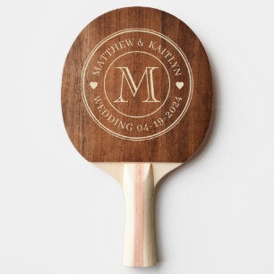 Rustikales Walnuss-Hochzeitsmonogramm Herz Tischtennis Schläger