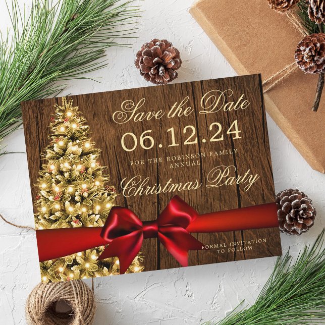 Rustikales Weihnachtsfest Rett Datum | Tree & Red  Ankündigungspostkarte (Rustic Xmas Holiday Save Date | Tree & Red Ribbon Announcement Postcard)