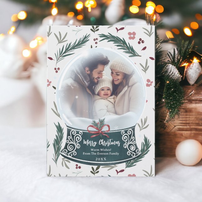 Rustikales Weihnachtsschneekugel Blumenfamiliengeb Feiertagskarte (Rustic Christmas snow globe floral family photo Holiday Card on off white)
