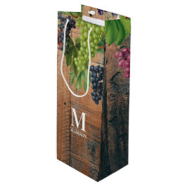 Rustikales Weinbauholz und Traubenmonogramm Geschenktüte Für Weinflaschen