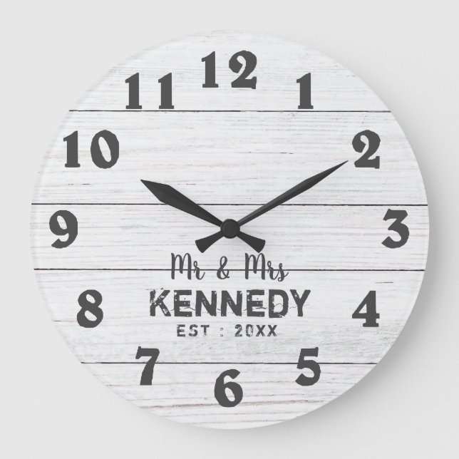 Rustikales Weißballenholz Mr. und Mrs. Wedding Große Wanduhr (Vorderseite)