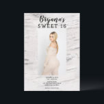 Rustikales Weißes Foto Trendy Modern Sweet 16 Einladung<br><div class="desc">Passen Sie Ihre woll-Möglichkeiten an.</div>