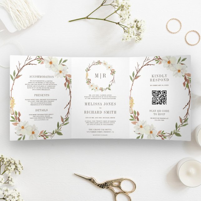 Rustikales White Magnolia Floral QR Code Hochzeit Dreifach Gefaltete Einladung (Von Creator hochgeladen)