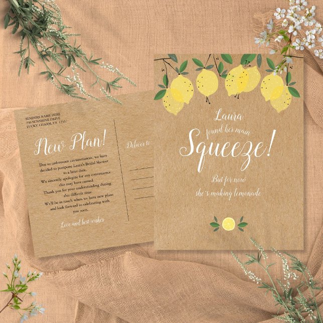 Rustische Änderung des Brautparty Datum verschoben Postkarte (Rustic Change of Date Bridal Shower Postponed Postcard)