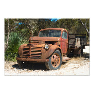 Rusty alten LKW verlassen im Outback Australien. Fotodruck