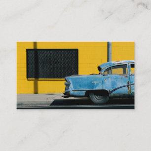 Rusty Blue Car und Yellow Wall Visitenkarte