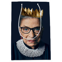 Ruth Bader Ginsburg mit Goldkrone