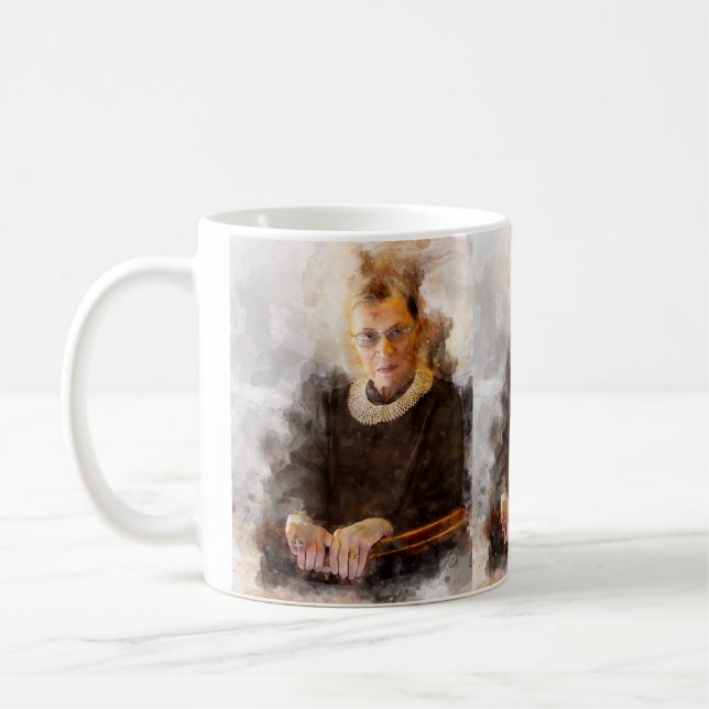 Ruth Bader Ginsburg mit Richter Robe Portrait Kaffeetasse (Links)
