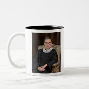 Ruth Bader Ginsburg Portrait Zweifarbige Tasse