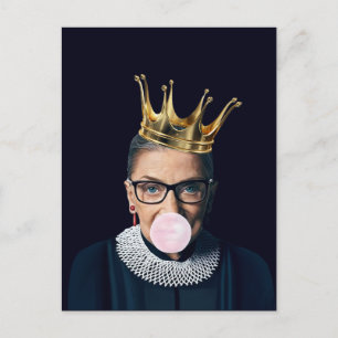 Ruth Ginsburg goldene Krone pustet rosa Kaugummi Postkarte
