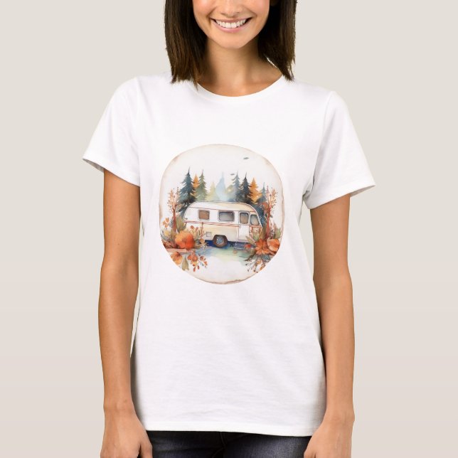 RV-Camping im Wald, RV-Camper T-Shirt (Vorderseite)