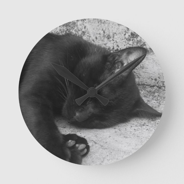 S/W - Schlafende Katze Runde Wanduhr (Vorderseite)