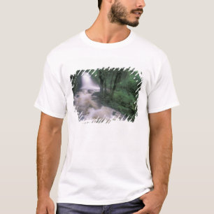 SA, Peru, S.H. Machu Picchu, Kaskade und Wolke T-Shirt