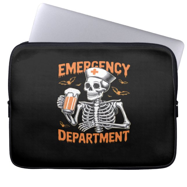 Saal 2 Side Emergency Department Halloween Nurine Laptopschutzhülle (Vorderseite)