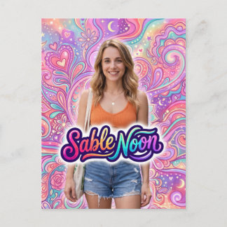Sable Noon Beauty Pose #1 mit farbenfrohem Hinterg Postkarte