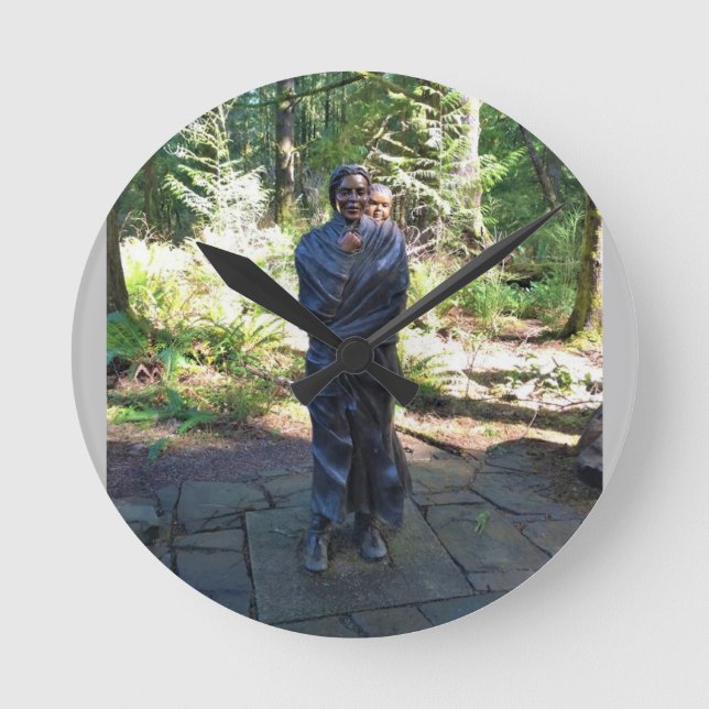 Sacagawea Statue, Fort Clatsop, Astoria, Oregon Runde Wanduhr (Vorderseite)