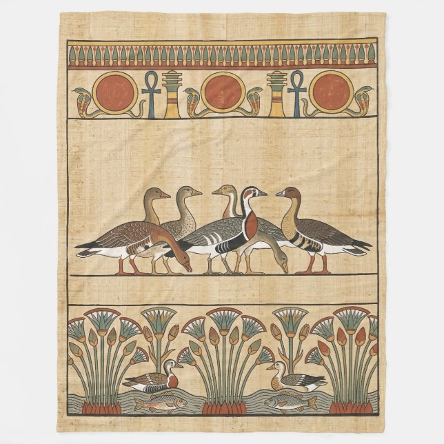 Sacred Meidum Geese & Nile Lotus Ancient Egyptian Fleecedecke (Vorderseite)