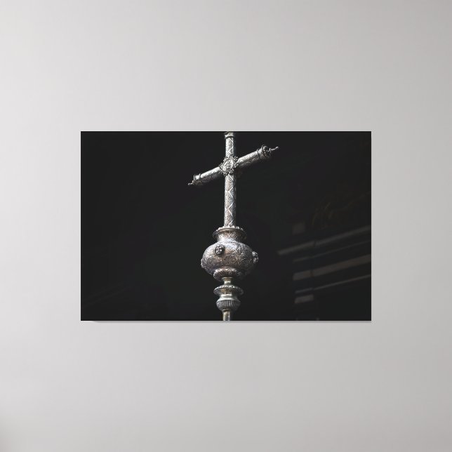Sacred Silver: Ornate Processional Cross Leinwanddruck (Vorderseite)
