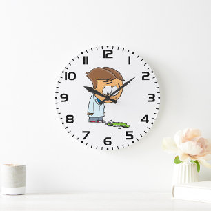 Sad Boy Scientist mit gebrochenem Experiment Große Wanduhr