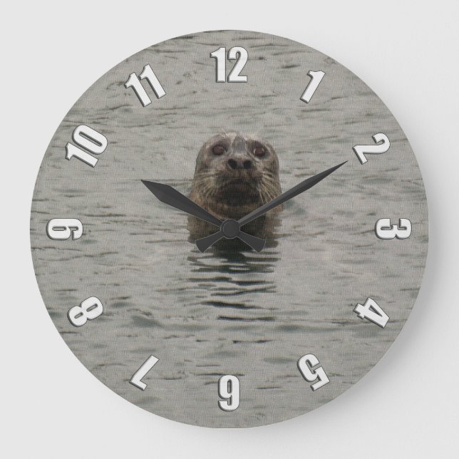 Sad Harbour Siegel in der Rain Wildlife Art Große Wanduhr (Vorderseite)