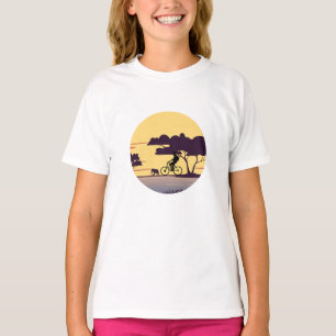 Safari Bike Ride bei Sonnenuntergang - Radfahrer u T-Shirt