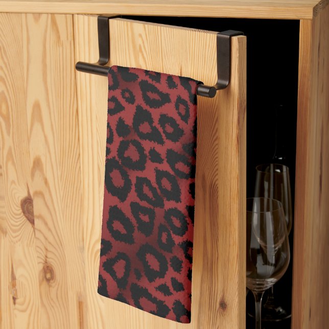 Safari Dark Red Leopard Animal Print Handtuch (Drittel gefaltet)