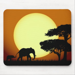 Safari-Elefanten bei Sonnenuntergang Mousepad