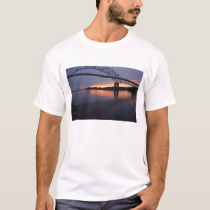 Sagamor-Brücke über den Cape-Cod-Kanal, 2 T-Shirt