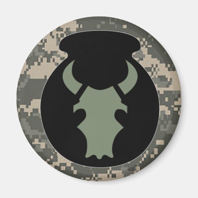 Sage Bull ACU-Look gemittelt mit Camouflage/Kreis- Magnet (Vorne)