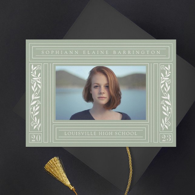 Sage Green Abschluss Foto Ankündigung (Von Creator hochgeladen)