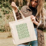 Sage Green Boho Retro Personalisiert Bachelorette Tragetasche<br><div class="desc">Suchen Sie das passende Brautparty? Schauen Sie sich nur unsere schlanke personalisierte Boho Retro Tasche! Diese Tasche eignet sich perfekt für jede zukünftige Braut und kann mit Ihren eigenen speziellen Botschaften personalisiert werden. Unsere Tasche eignet sich auch hervorragend für den Einsatz als Brautjungfrau oder als lustige und einzigartige Möglichkeit, Ihre...</div>