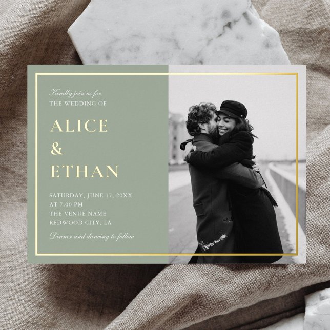 Sage Green Classic Calligrafy Foto Wedding Folieneinladung (Von Creator hochgeladen)