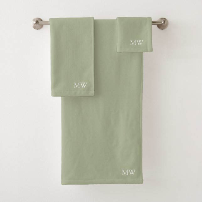 Sage Green Earthy Boho Monogram Initials Badhandtuch Set (Insitu)