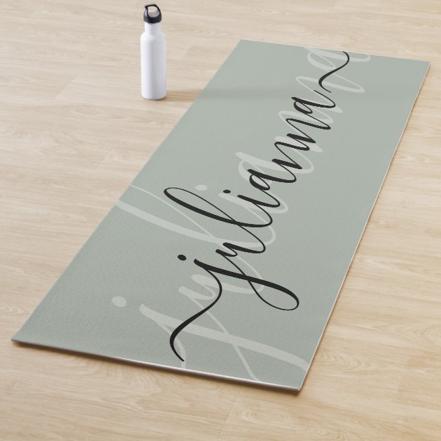 Sage Green Eleganname Script Minimalistisch Custom Yogamatte (Beispiel)