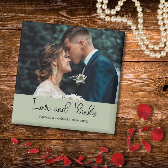 Sage Green Elegant Wedding Love and Thanks Photo Magnet (Von Creator hochgeladen)